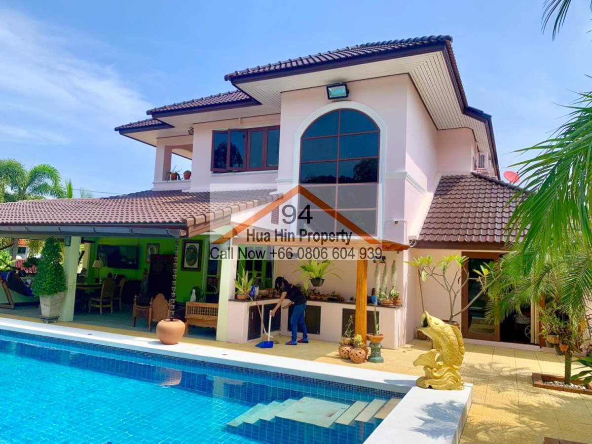 SH94318 Multigenerational Pool Villa in Hua Hin Smorprong Spacious Plot