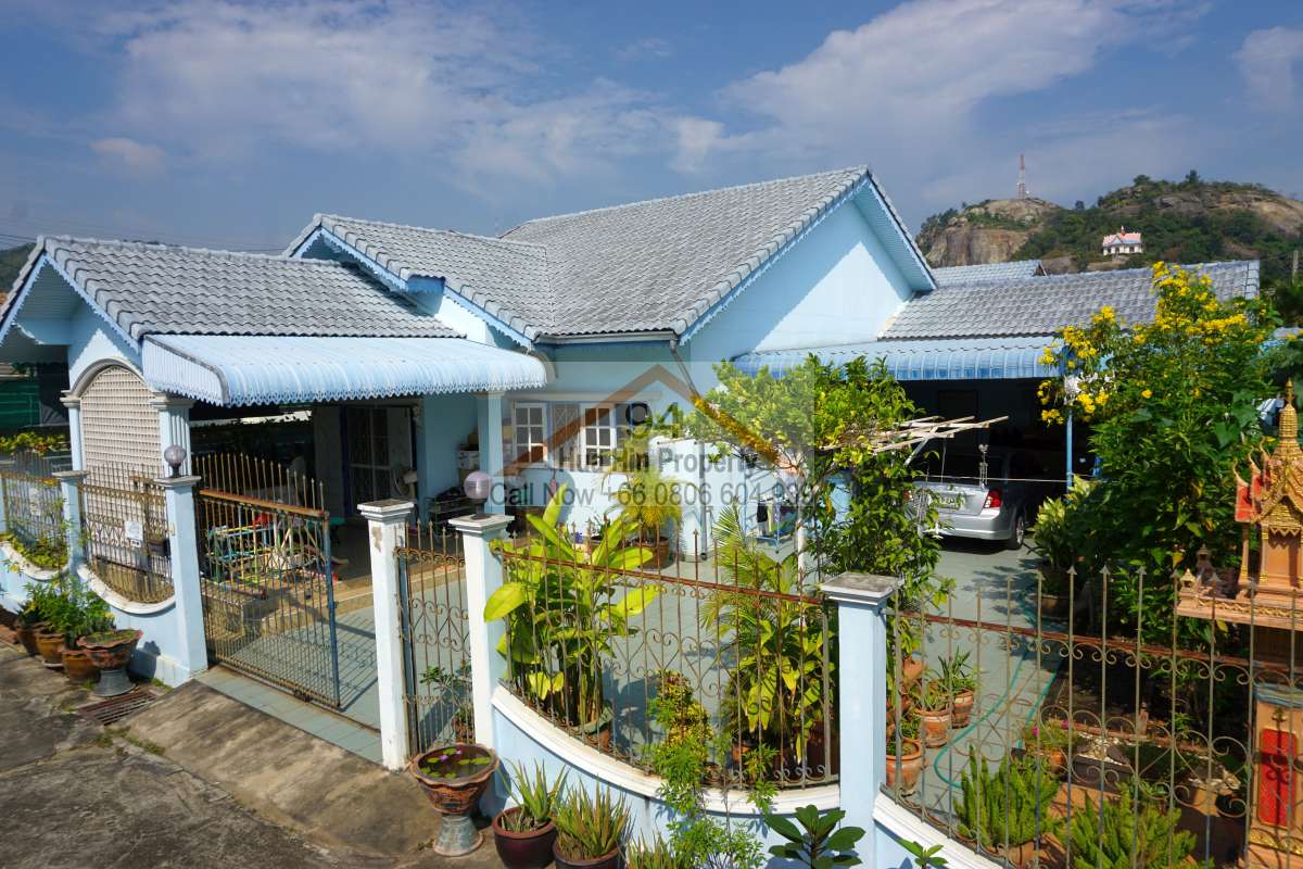 SH94390 Dusit land Hua Hin Soi 94 popular village for longstay tenants and house owners perfect DiY project.