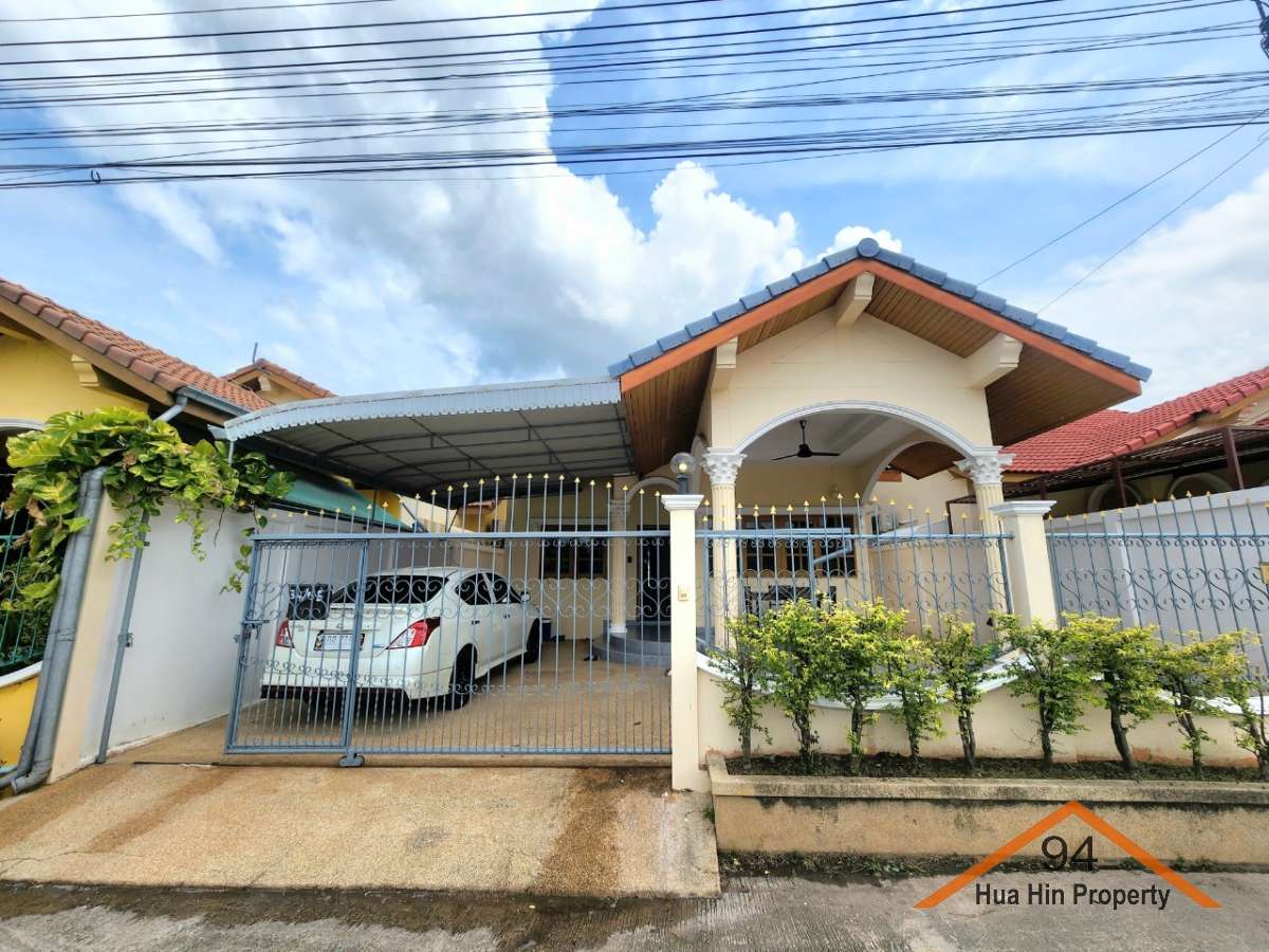 RH94125 *Loaction* Hua Hin Soi 94 Basic house in Dusit land 10 Just 1 minute walk to 7 Eleven and all action on the 94