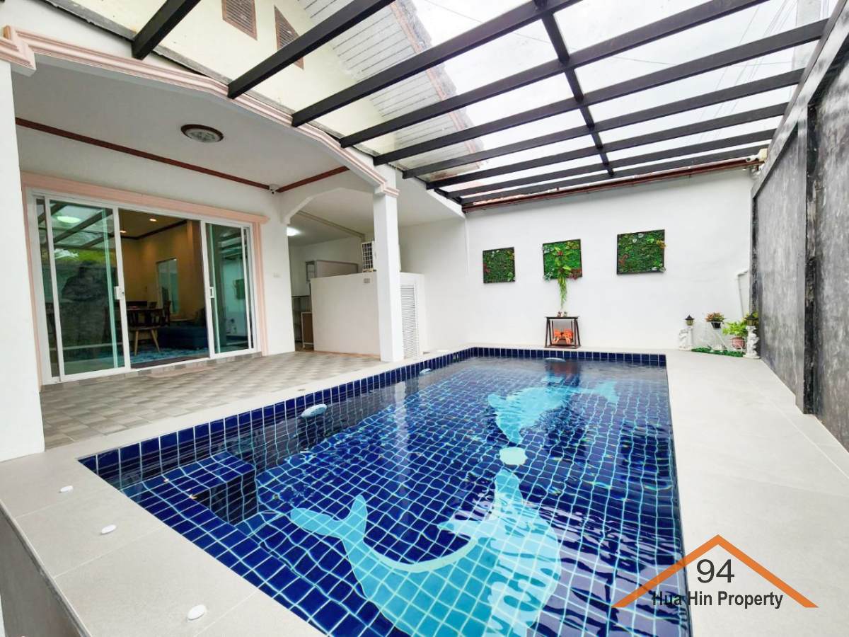 RH94126 Basic house with a private pool on the popular party and dining street of Hua Hin Soi 94