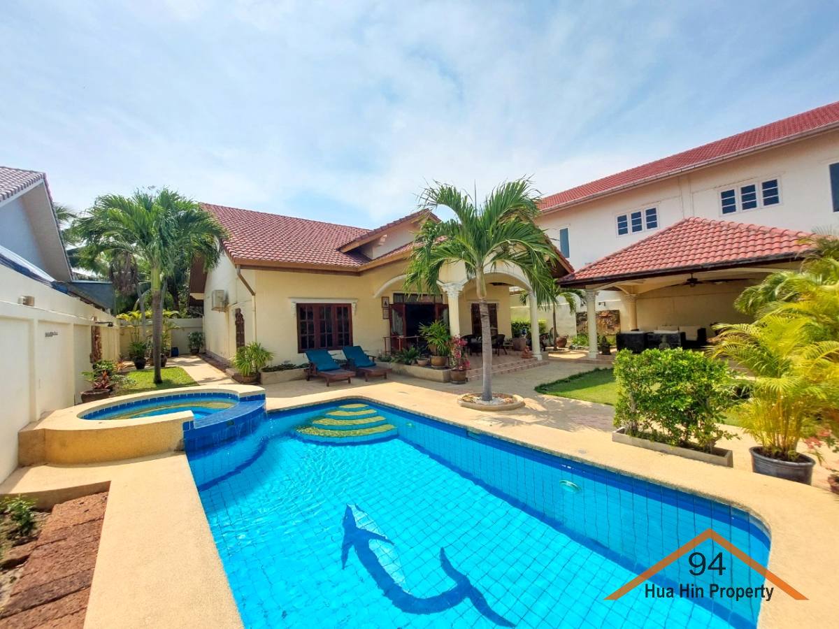 SH94513: Dusit land 10: Very well located pool villa in peaceful street on popular soi 94, near beach and nightlife, shopping and dining areas.
