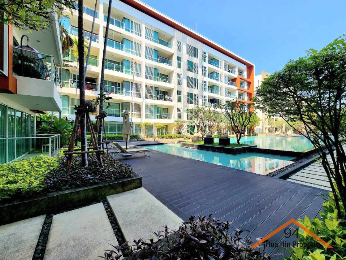 SC94194 The Breeze Hua Hin condominium, Pool view from balcony, peaceful and beautiful Khao Takiab beach.