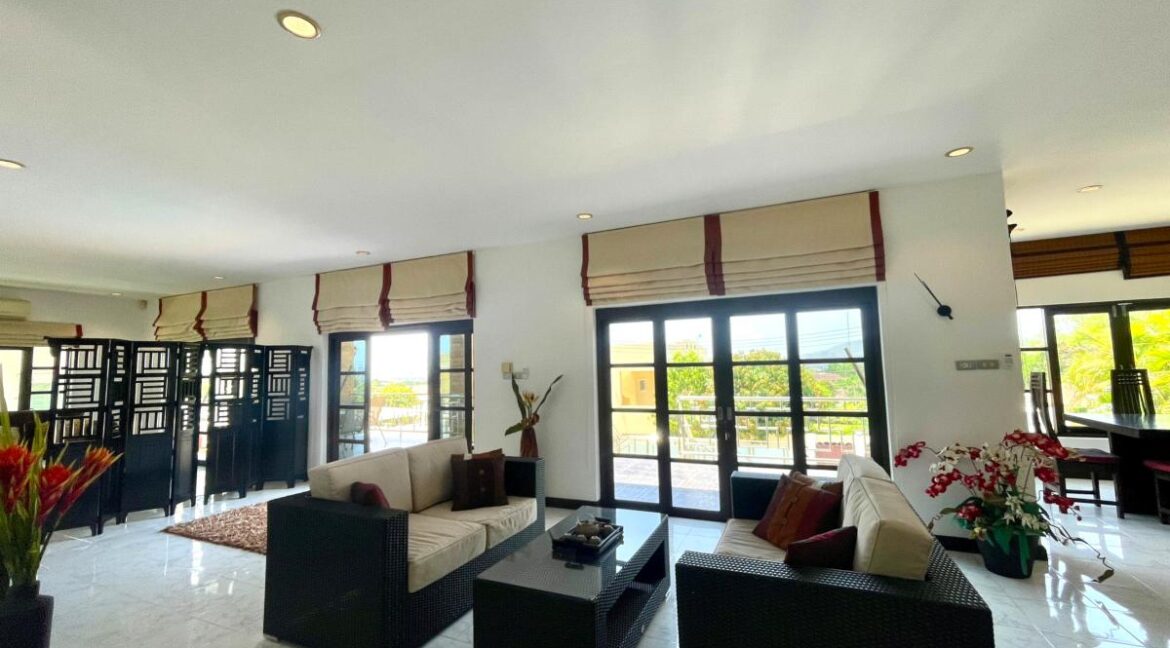 Pool villa with views for sale in Hua Hin_019