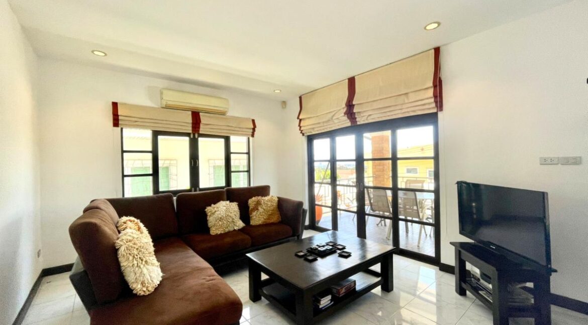 Pool villa with views for sale in Hua Hin_021