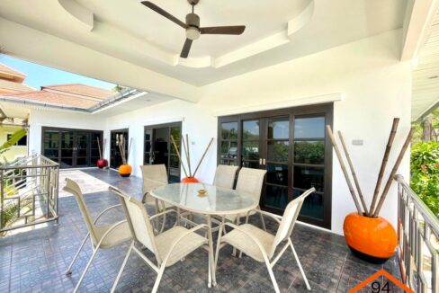 Pool villa with views for sale in Hua Hin_037
