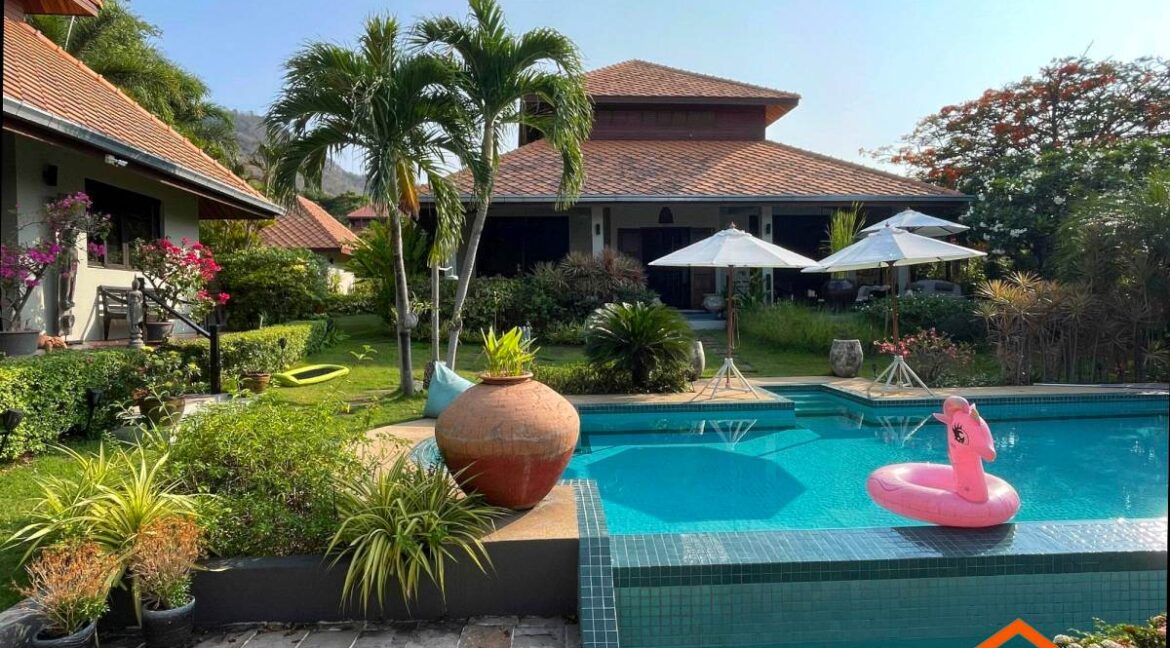 White Lotus 2 Luxury Bali Pool Villa Hua Hin_050