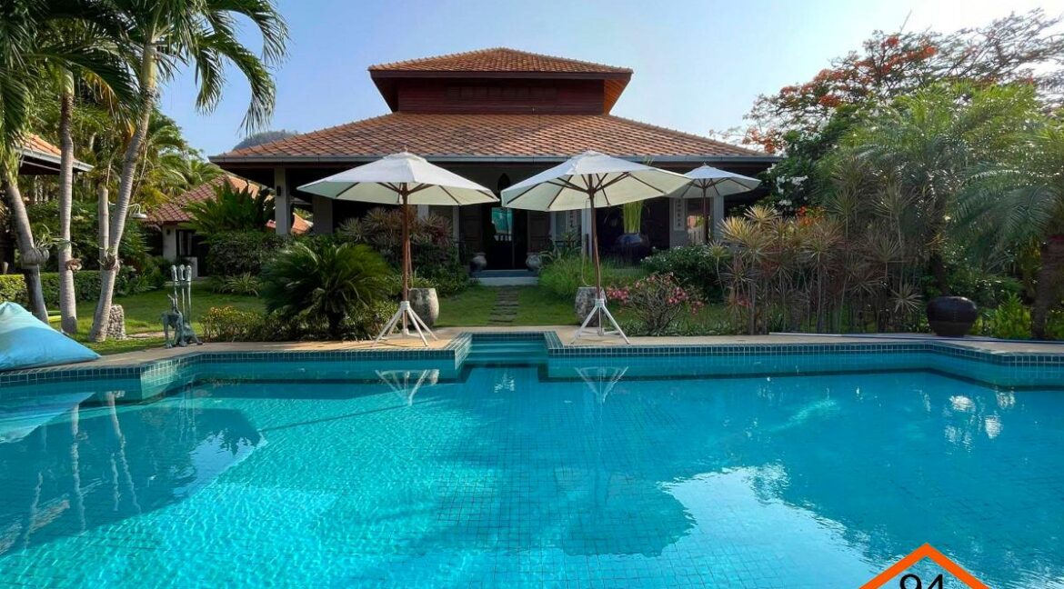 White Lotus 2 Luxury Bali Pool Villa Hua Hin_057