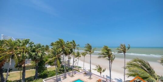 SC94200 : The Dusit Thani Hua Hin is a luxury residential building in Hua Hin. It provides luxury and space, as well as stunning views of the Gulf of Thailand.
