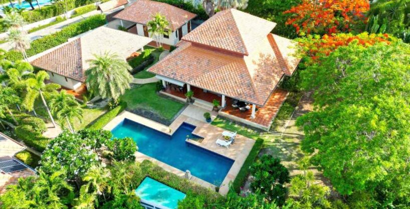 SH94529: Luxury Pool Villas For Sale Spacious with Green Space Around The House in Soi Hua Hin 116.