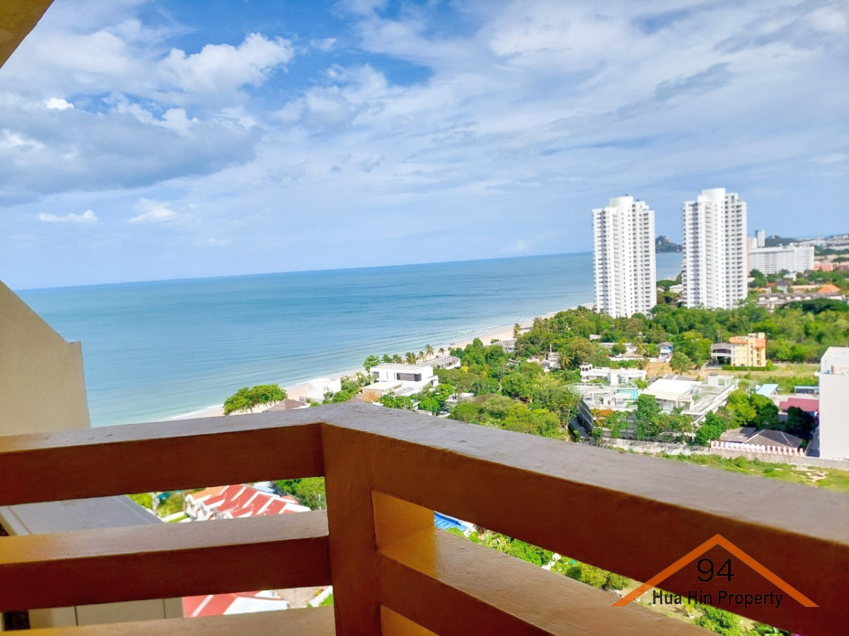 SC94205: Condo Chain for Sale, Newly Renovated, Fully Furnished, Low Common fees, Only 100 m. to the Beach!