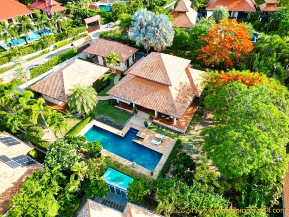SH94529 White Lotus 2 Luxury Pool Villa for SaleLocated in the serene and peaceful area of Soi Hua Hin 116