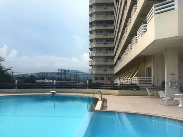 SC94043 Bright Corner Condo unit with 3 balcony’s Hua Hin Soi 75 breathtaking sea and city view