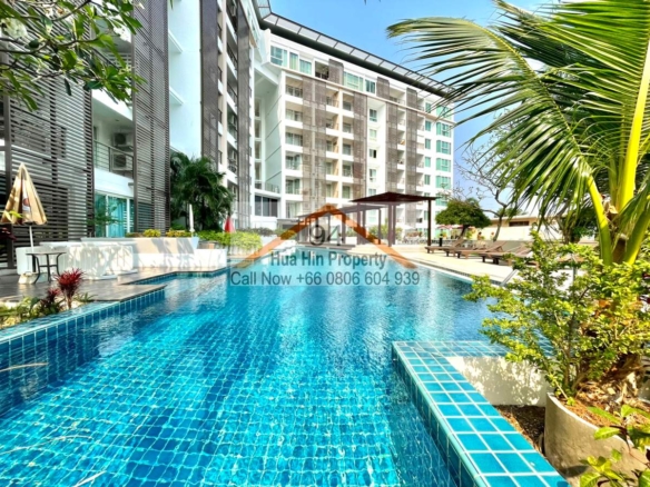 SC94123: Outstanding location! Hua Hin City Condo Tira Tira 5th floor within walking distance to everything!