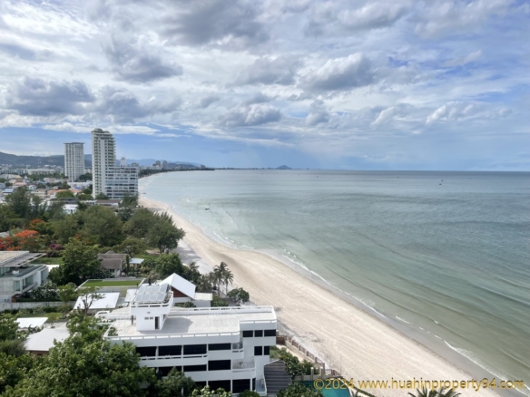 SC94133 Hua Hin Sea View Paradise Condo with amazing views of 40 m stretch of beach