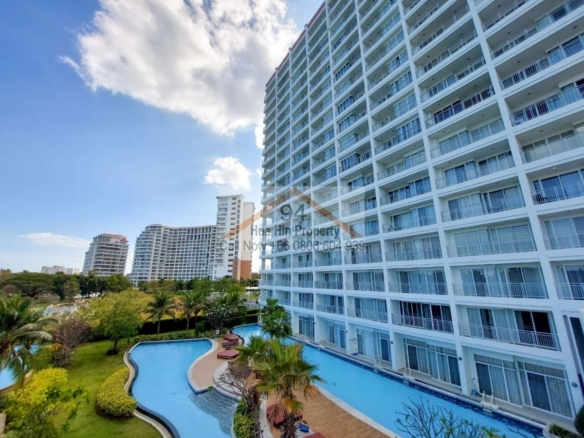 SC94152:REDUCED The Legend condo located on the Boat House estate just north of Hua Hin int. airport, beach and pool access