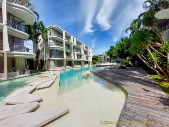 SC94161 Baan Sankraam pool view Condo with jungle inspired gardens, infinite ocean view beach front pool, Hua Hin/Cha Am.