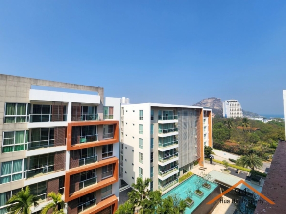 SC94193 The Breeze Hua Hin Condominium, Seaview from balcony, peaceful and beautiful Khao Takiab beach.