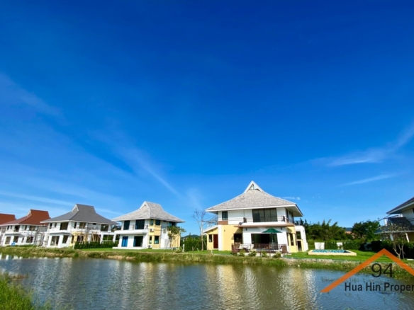SH94525 Amity Lakes, well designed 2-storey Villa styles. 10 minutes from the town’s main beach.