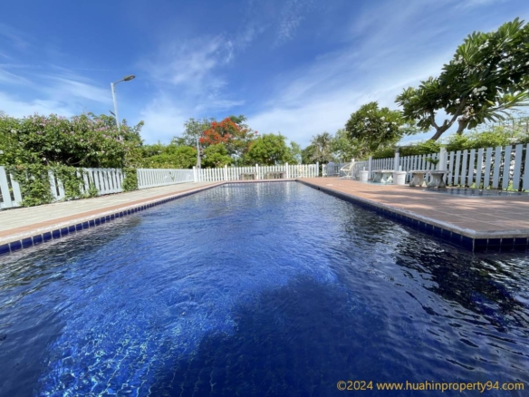 SH94570 Private Pool Villa by the Beach in Cha-Am