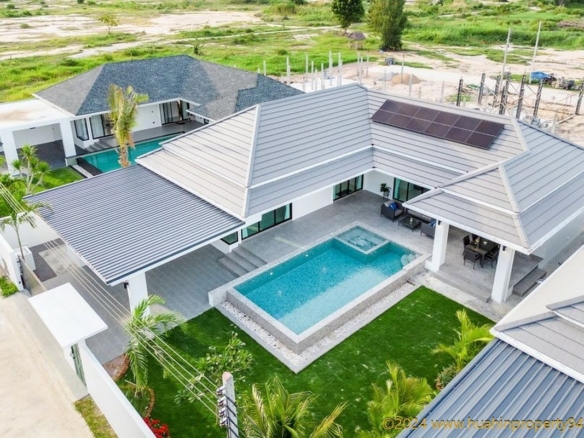 SH94575 Botanica Hua Hin: Luxury Pool Villa