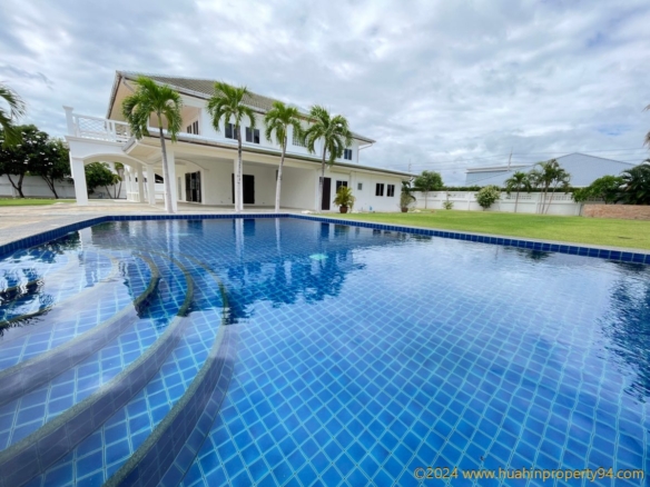 SH94567 spacious Pool Villa located on Hua Hin Soi 94 is an excellent choice for families or those seeking a vacation home, offering a perfect blend of comfort, space, and a prime location.