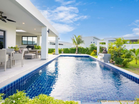 SH94587 Moda Residences: Classic Luxury Pool Villas in Hua Hin