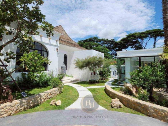 SH94670 Exquisite Private Luxury Villa — Hua Hin, Black Mountain Only 10 minutes’ walk to Black Mountain Golf Course