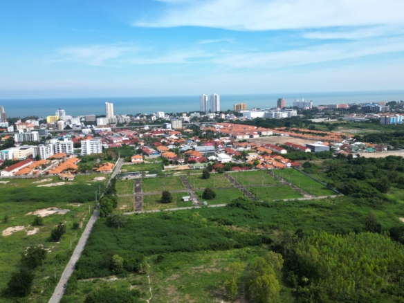 SH94679 Prime 10-Rai Land for Sale – Hua Hin Soi 94 Only 5 Minutes to the Beach & Market Village