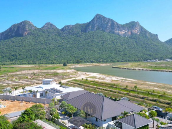 SH94693 Luxury Villa in Sam Roi Yot – Million-Dollar Views with Mountain and Lake Vista, Just 25 Minutes to Hua Hin!