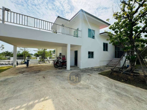 SH94692 Lakeside House for Sale in Hua Hin – Direct from Owner Stunning Mountain View & Peaceful Atmosphere located at Ban Nong Phai, Thap Tai.