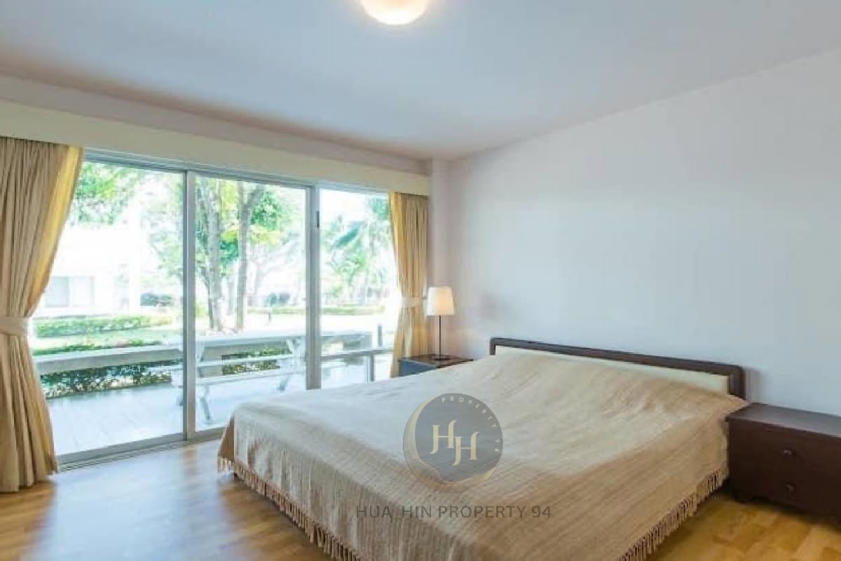 SC94699 Baan Kredsai Pranburi is a front-row beachfront condominium located approximately 20 minutes from Hua Hin, featuring a unit directly on the beach with open sea views and a high level of privacy.