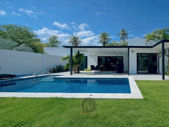 SH94703 Move-in Ready Home in a Peaceful Sam Phraya Location, Near Palm Hills, with Private Pool and Lake View