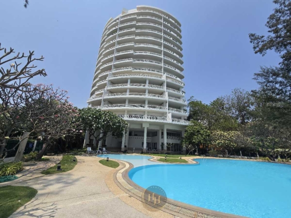 SC94712 Baan Chom Condo – Beachfront Condo in Hua Hin 5-minute walk to Tamarind Market and Cicada Market