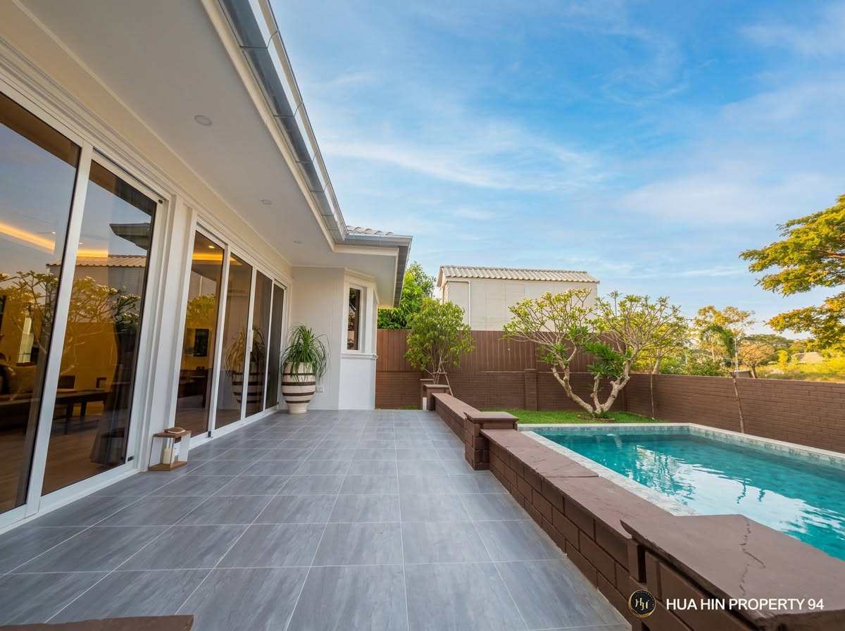 SH94717 FULLY RENOVATED LUXURY POOL VILLA FOR SALE | HUA HIN SOI 102