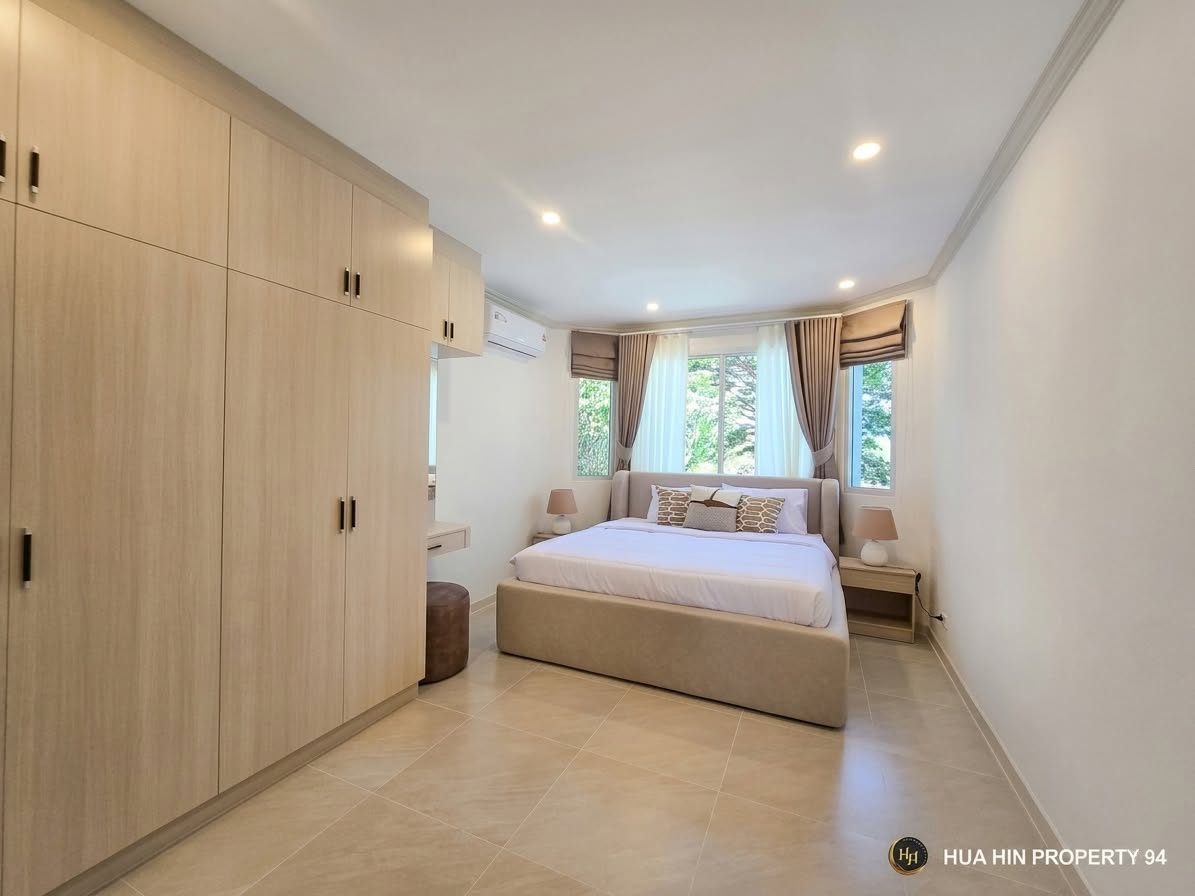 SH94717 FULLY RENOVATED LUXURY POOL VILLA FOR SALE | HUA HIN SOI 102