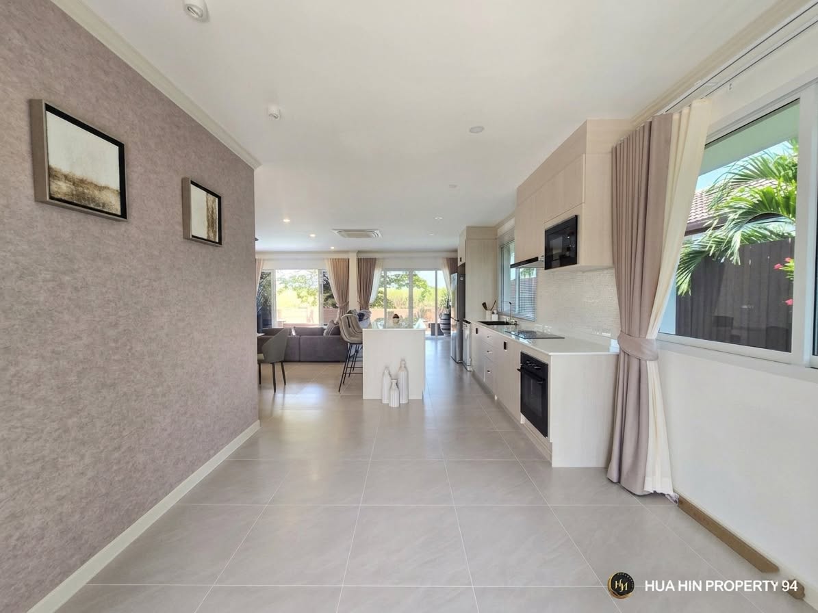 SH94717 FULLY RENOVATED LUXURY POOL VILLA FOR SALE | HUA HIN SOI 102