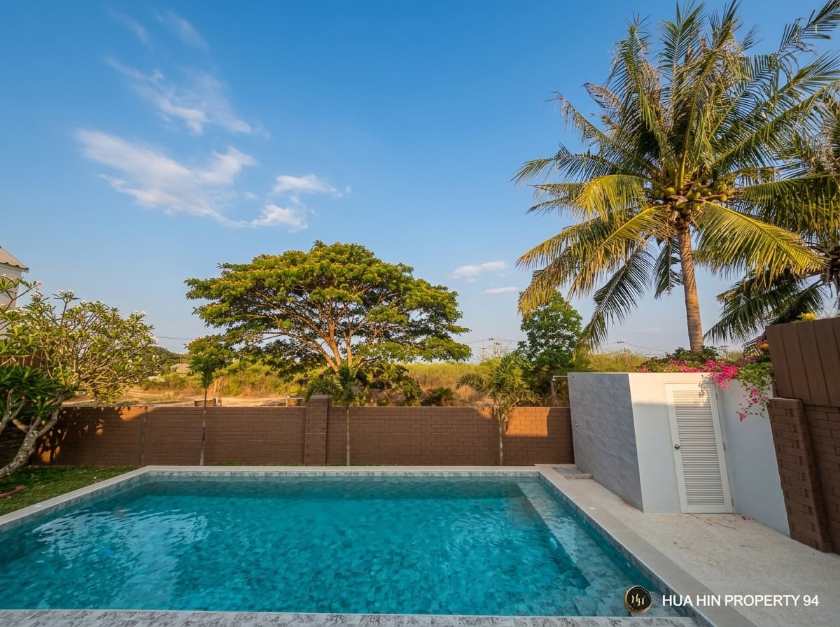SH94717 FULLY RENOVATED LUXURY POOL VILLA FOR SALE | HUA HIN SOI 102