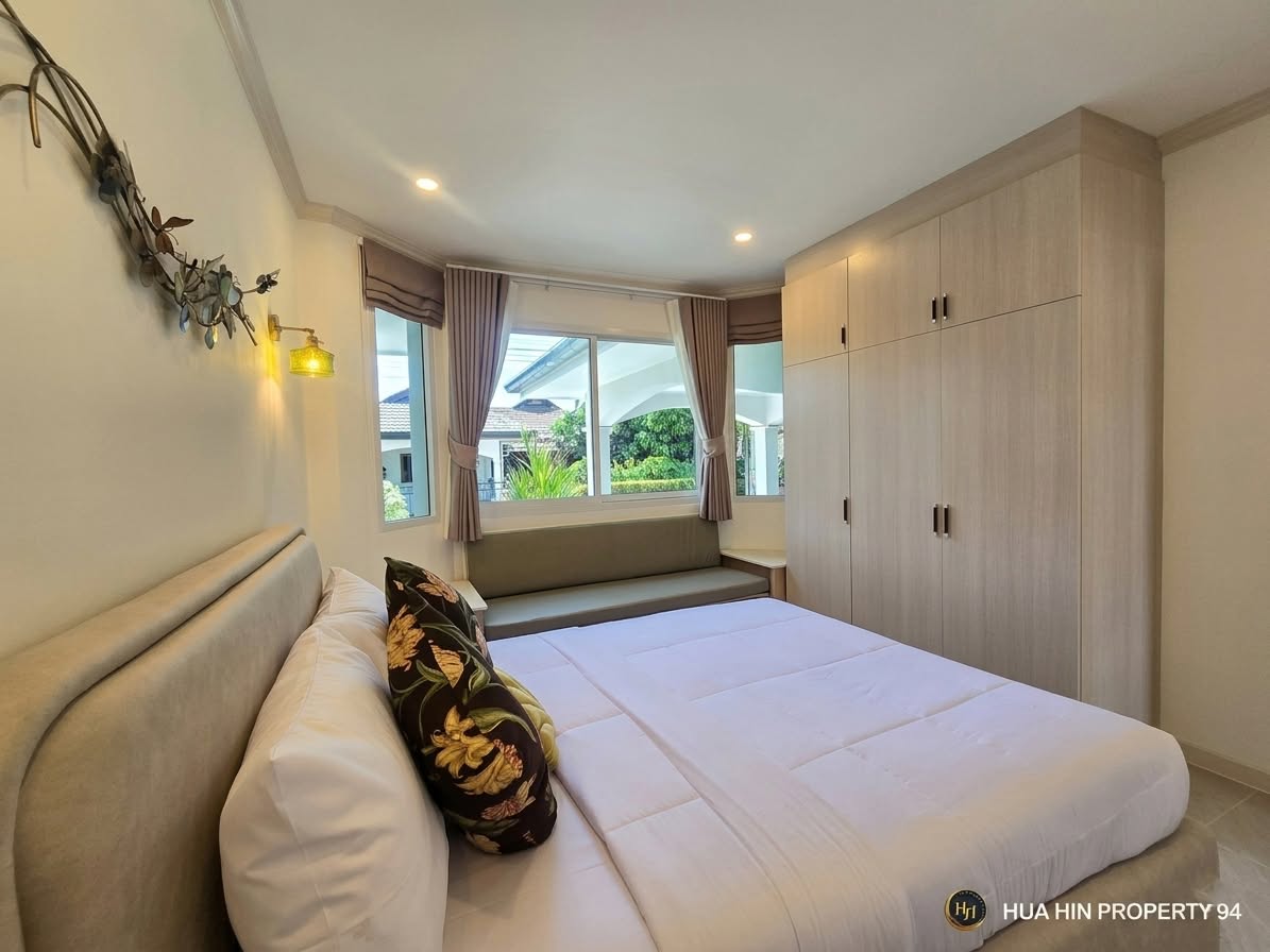 SH94717 FULLY RENOVATED LUXURY POOL VILLA FOR SALE | HUA HIN SOI 102