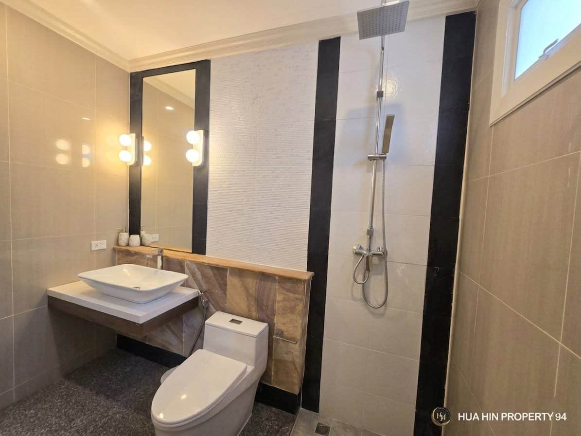 SH94717 FULLY RENOVATED LUXURY POOL VILLA FOR SALE | HUA HIN SOI 102