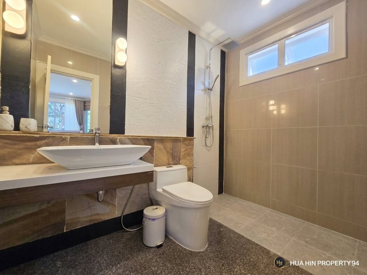 SH94717 FULLY RENOVATED LUXURY POOL VILLA FOR SALE | HUA HIN SOI 102