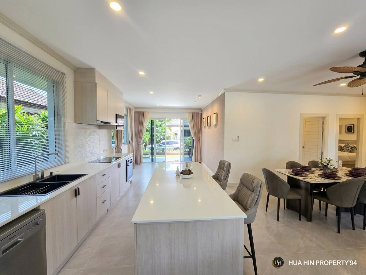 SH94717 FULLY RENOVATED LUXURY POOL VILLA FOR SALE | HUA HIN SOI 102
