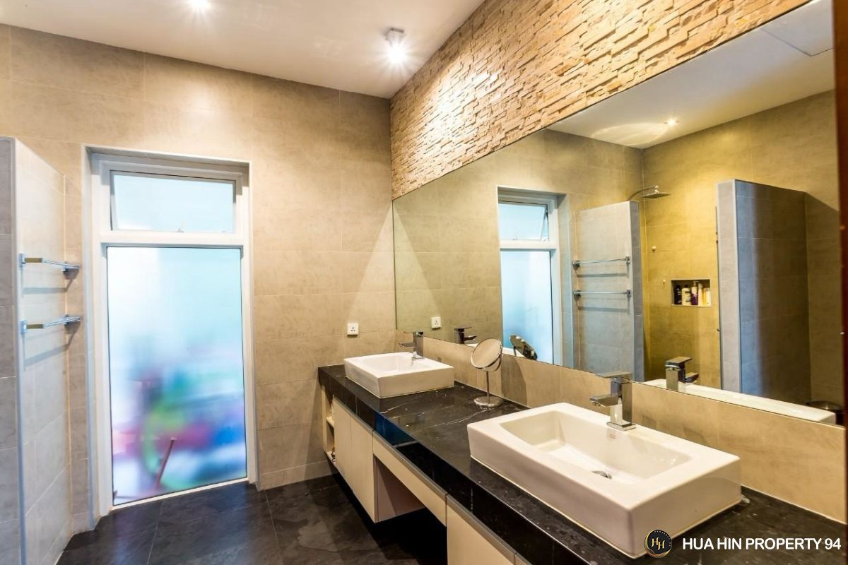 SH94723 Baan Ing Phu Villa — Hua Hin